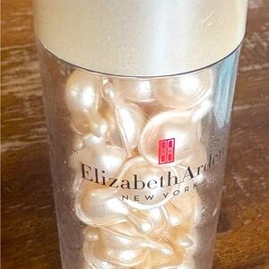 Elizabeth Arden Pearl-Toned Ceramide Capsules